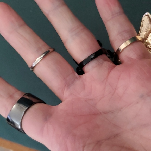 4 Rings - Picture 6 of 6